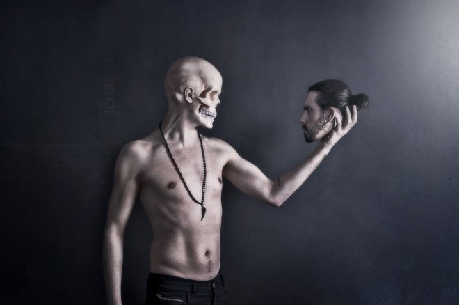 "Not to Be or Not to Be?" artwork by Shuwit, http://shuwit.deviantart.com/